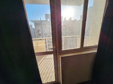 Room in 3 BHK Apartment at M3M Woodshire, Sector 107 – for Rent