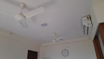 Furnished Amenities in 3 BHK Apartment at Hiranandani Fortune City, New Panvel – for Rent