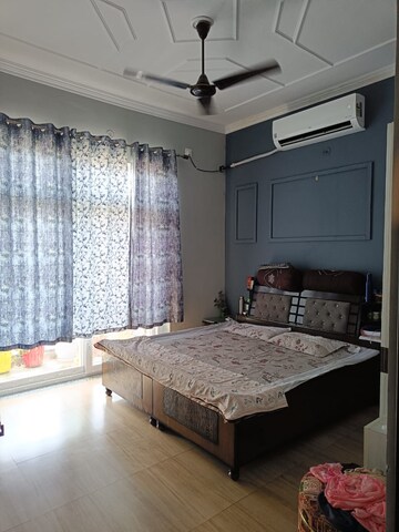 Bedroom in 2 BHK Builder Floor at Sahastradhara Road – for Rent