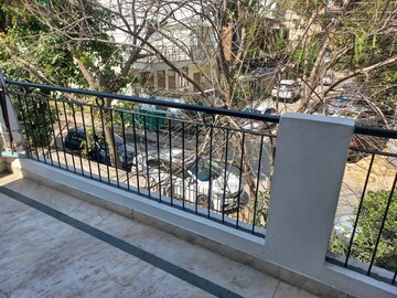 Balcony in 1 BHK Independent House at Sector 21 – for Rent