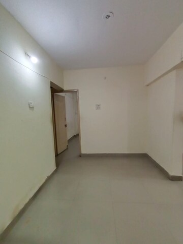 Room in 3 BHK Apartment at Siddhivinayak Shubhashree Residential, Akurdi – for Rent