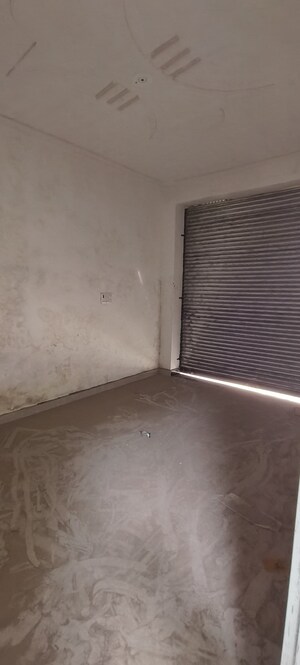 Room in 2 BHK Independent House at Sector 52 – for Sale