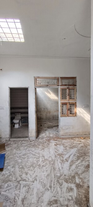 Room in 2 BHK Independent House at Sector 52 – for Sale