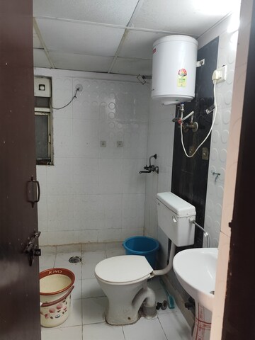Bathroom in 2.5 BHK Apartment at Futec Gateway, Sector 75 – for Rent