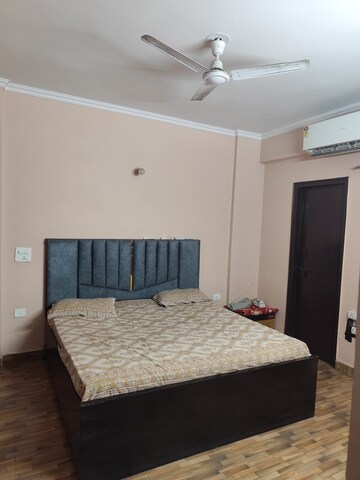 Bedroom in 2.5 BHK Apartment at Futec Gateway, Sector 75 – for Rent