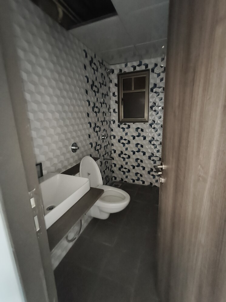 Bathroom, bramhacorp-the-collection 2 Bedroom 751 Sq.Ft. Apartment In Kalyani Nagar Pune 8385360