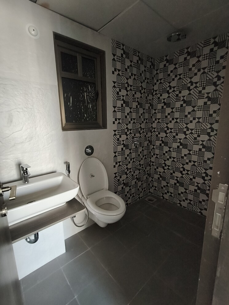 Bathroom, bramhacorp-the-collection 2 Bedroom 751 Sq.Ft. Apartment In Kalyani Nagar Pune 8385360