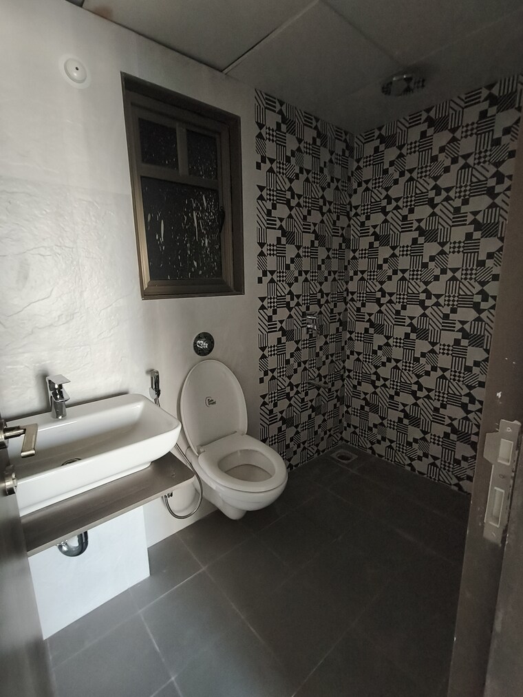 Bathroom, bramhacorp-the-collection 2 Bedroom 751 Sq.Ft. Apartment In Kalyani Nagar Pune 8385360