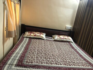 Bedroom in 2 BHK Apartment at Lokhandwala Complex, Andheri West – for Rent