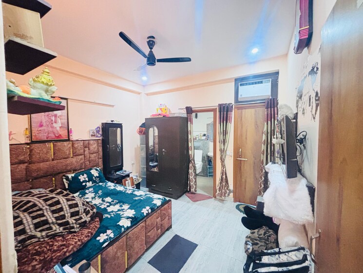 Master Bedroom, ireo-gurgaon-hills 6 Bedroom 120 Sq.Yd. Independent House In Gurgaon Faridabad Road Gurgaon 8385389