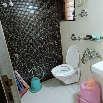 Team Area in 1 BHK Apartment at Abhay Sheetal  Complex, Mira Road – for Rent