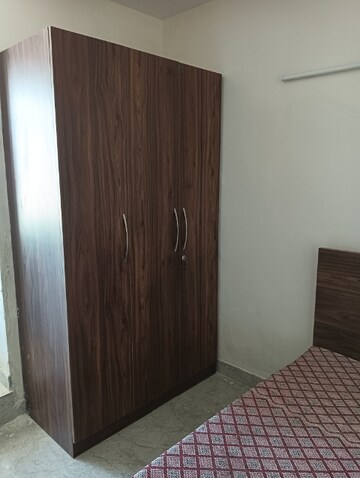Room in 1 RK Apartment at Emaar Emerald Floors Premier, Sector 65 – for Rent