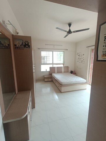 Master Bedroom in 2.5 BHK Apartment at Kumar Sansar, Kondhwa – for Rent
