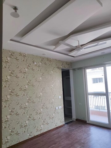 Room in 3 BHK Apartment at Gomti Nagar – for Rent