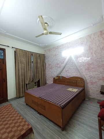 Bedroom in 2 BHK Independent House at Sector 16 – for Rent