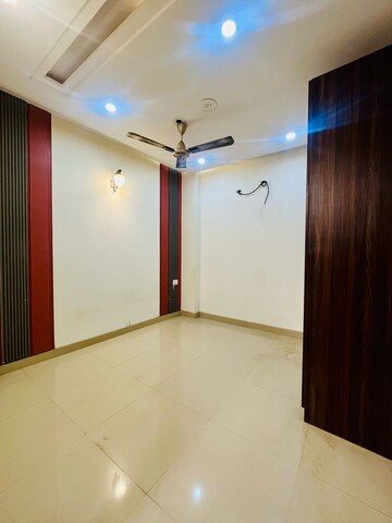 2 BHK Builder Floor For Rent in Dwarka Mor Delhi  8385566