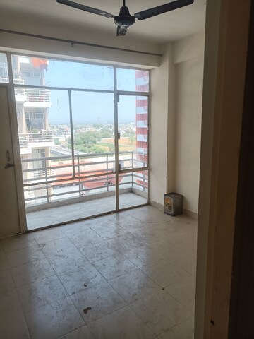Room in 2 BHK Apartment at Breez Global Heights, Sohna Sector 33 – for Rent