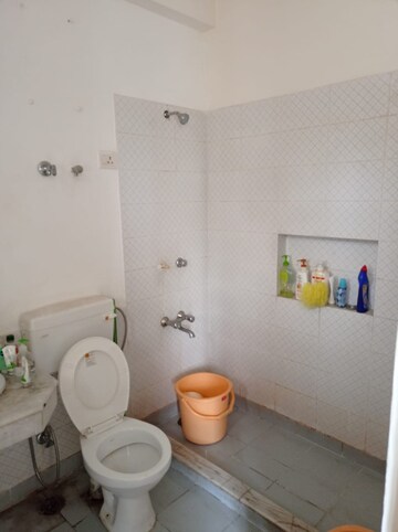 Bathroom in 2 BHK Builder Floor at Unitech South City II, Sector 50 – for Rent