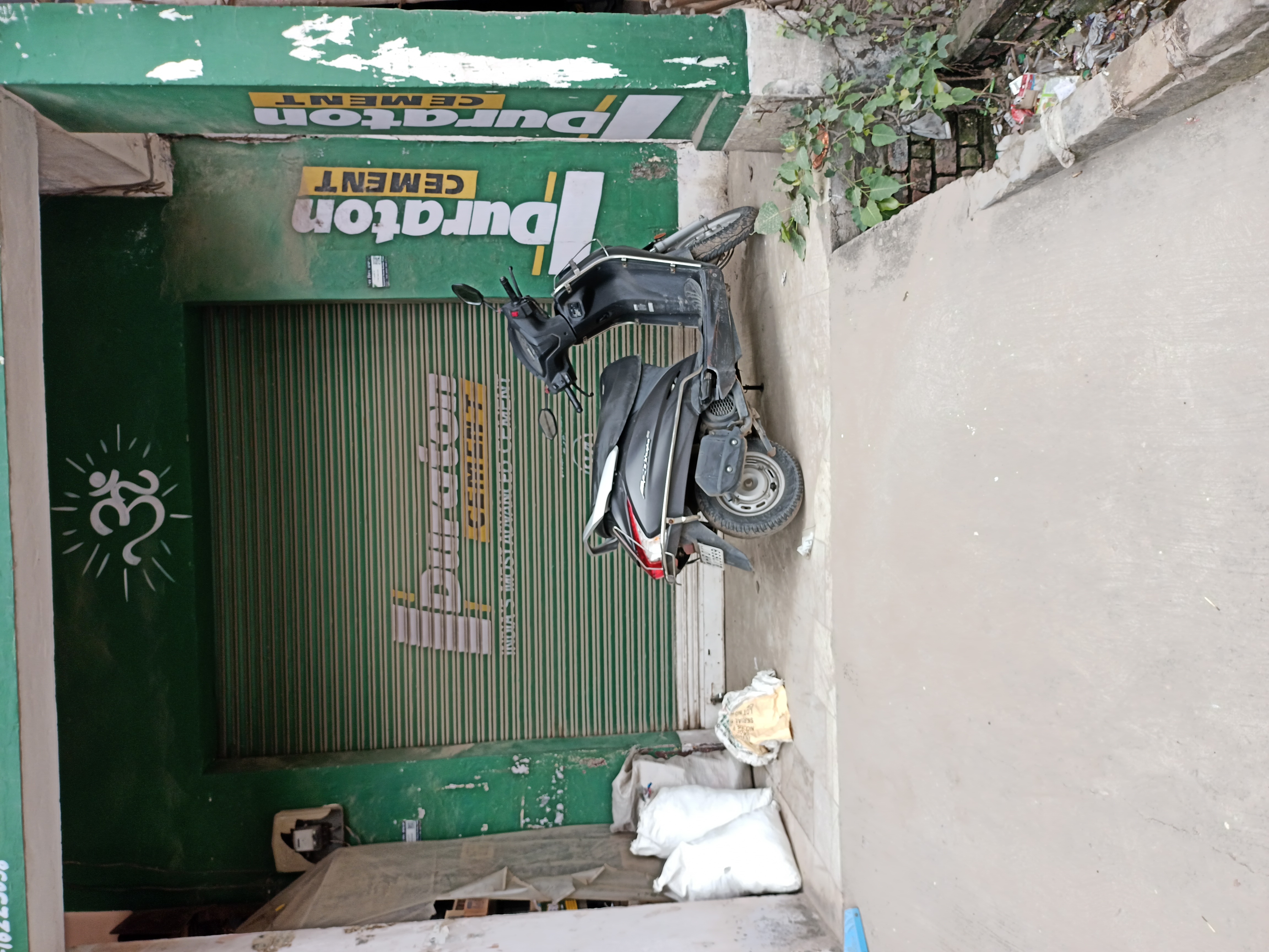 Showroom For Sale in Jalbera Road