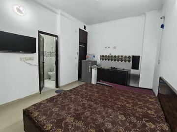 Bedroom in 1 RK Builder Floor at Vipul Square, Sushant Lok I – for Rent
