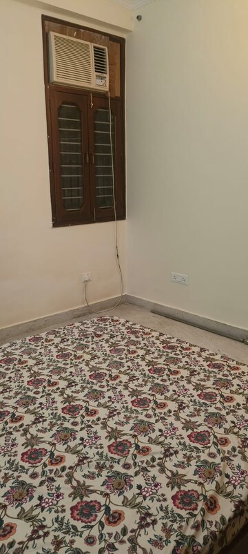 Bedroom in 2 BHK Builder Floor at Paryavaran Complex – for Rent