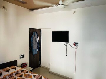 Room in 2 BHK Apartment at Makarba – for Rent
