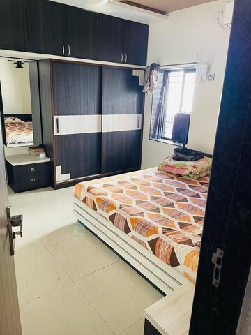 Bedroom in 2 BHK Apartment at Makarba – for Rent