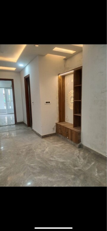 Room in 3 BHK Builder Floor at Sector 43 – for Sale