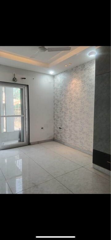 Room in 3 BHK Builder Floor at Sector 43 – for Sale