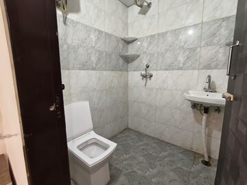 Bathroom in 1 RK Builder Floor at Ansal Sushant Lok I, Sector 43 – for Rent
