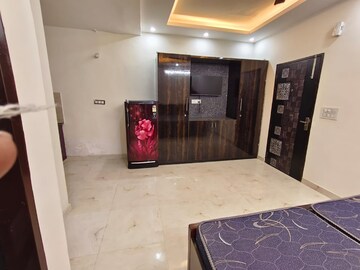 Furnished Amenities in 1 RK Builder Floor at Ansal Sushant Lok I, Sector 43 – for Rent