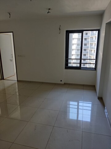 Room in 2 BHK Apartment at Goyal Orchid Blues, Shela – for Rent