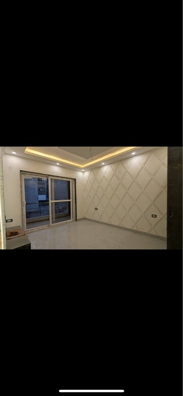 Building Lobby in 4 BHK Builder Floor at Sector 43 – for Sale