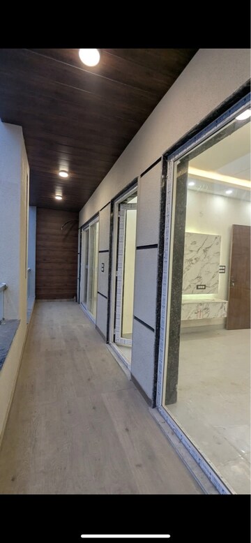Building Lobby in 4 BHK Builder Floor at Sector 43 – for Sale