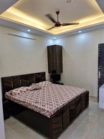 Bedroom in 1 RK Builder Floor at Ansal Sushant Lok I, Sector 43 – for Rent