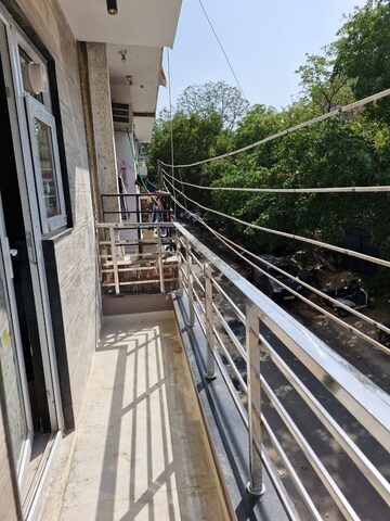Balcony in 1 RK Builder Floor at Ansal Sushant Lok I, Sector 43 – for Rent