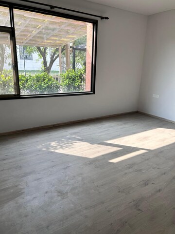 Room in 2 BHK Apartment at Emaar Digi Homes, Sector 62 – for Rent