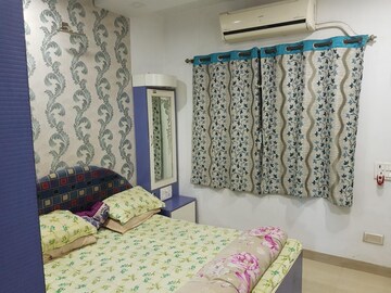 Bedroom in 2 BHK Apartment at K Raheja Palm Court, Malad West – for Rent