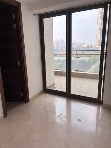 Room in 4 BHK Apartment at M3M Golf Estate, Sector 65 – for Rent
