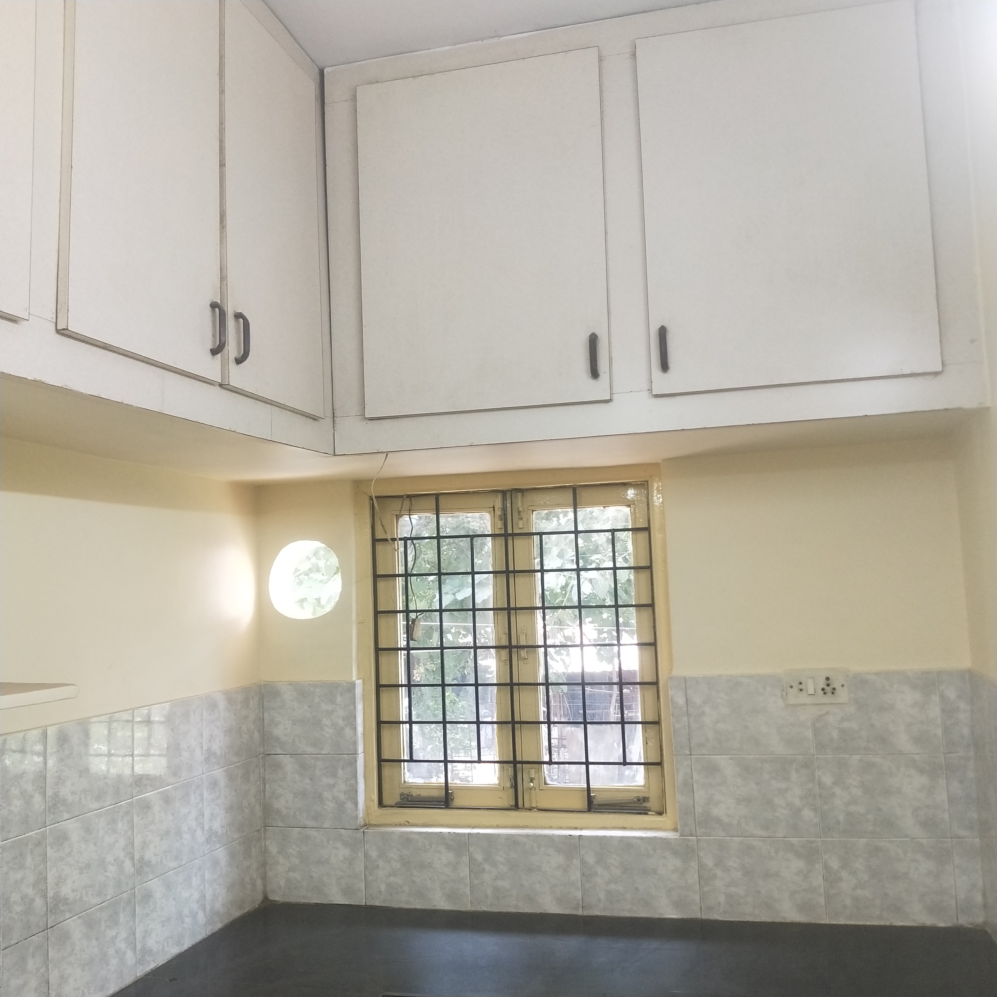 2 BHK Apartment For Sale in Very Near To Sr Nagar Met