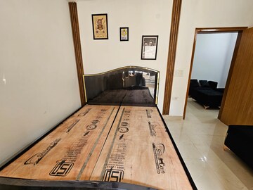 Master Bedroom in 2 BHK Builder Floor at Ignou Road – for Rent