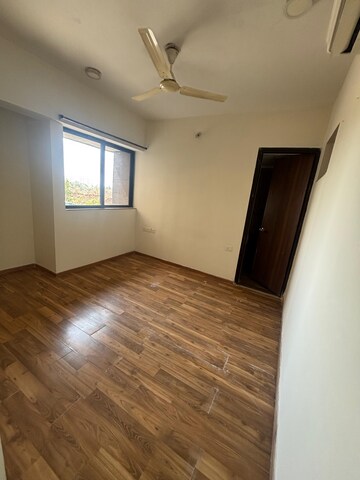 2 BHK Apartment For Rent in Lodha Palava City Lakeshore Greens, Dombivli East