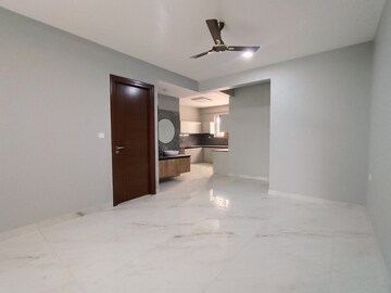Room in 3 BHK Builder Floor at Hsr Layout – for Rent