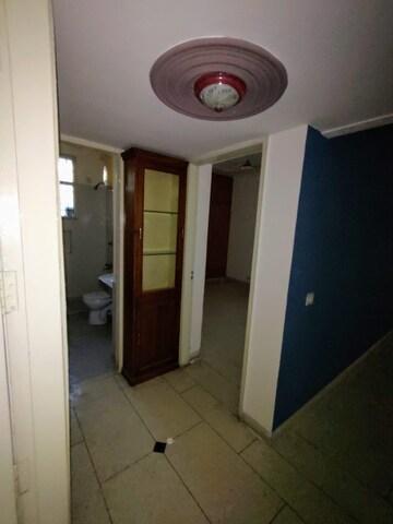 Building Lobby in 3.5 BHK Builder Floor at Unitech Arcadia, South City 2 – for Rent