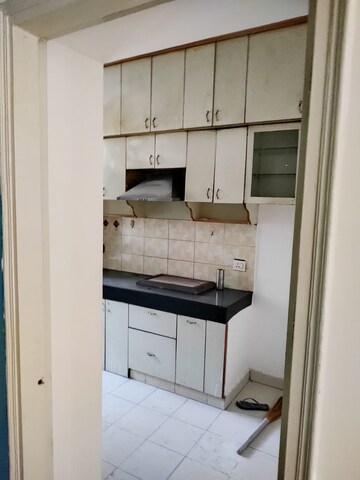 Kitchen in 3.5 BHK Builder Floor at Unitech Arcadia, South City 2 – for Rent