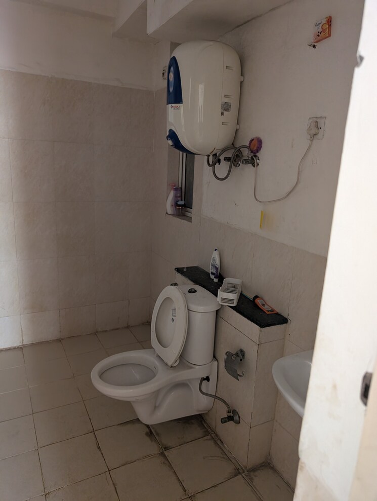 Bathroom, jaypee-green-wish-town-klassic 2 Bedroom 1165 Sq.Ft. Apartment In Sector 134 Noida 8385803