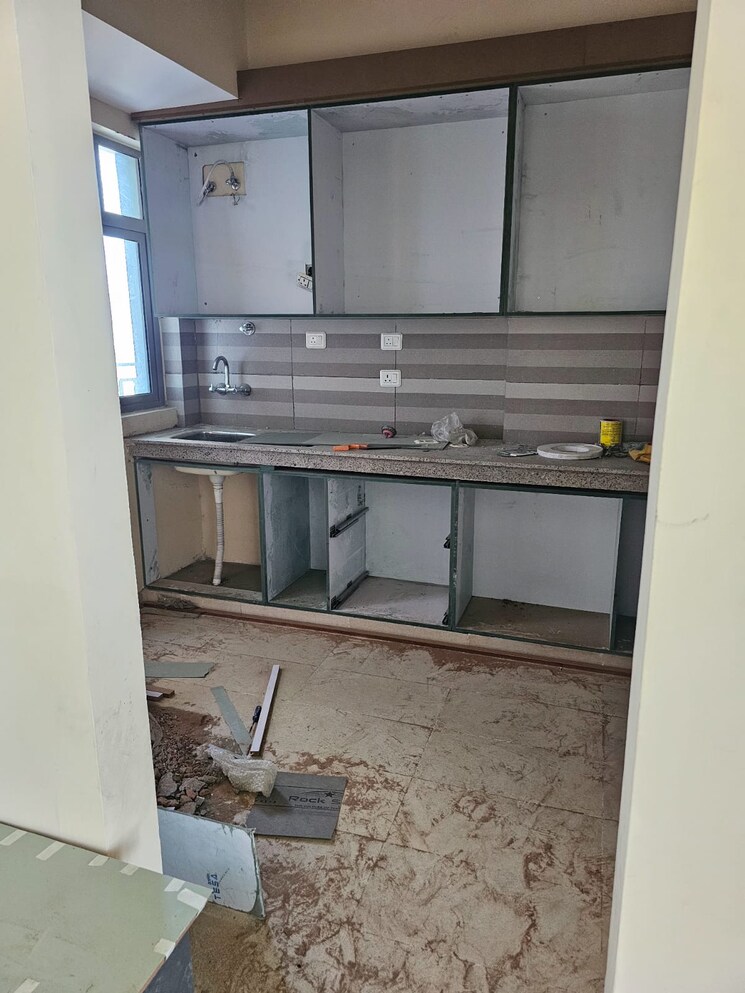 Kitchen, paras-dews 3 Bedroom 1760 Sq.Ft. Apartment In Sector 106 Gurgaon 8385815