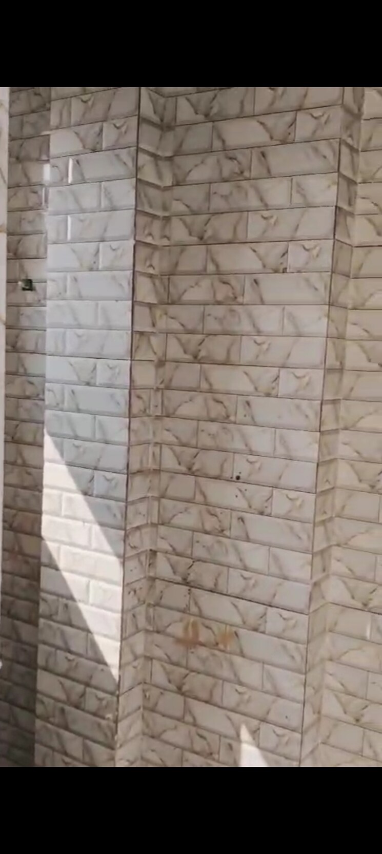 Bathroom, new ashok nagar 3 Bedroom 80 Sq.Yd. Builder Floor In New Ashok Nagar Delhi 8385848