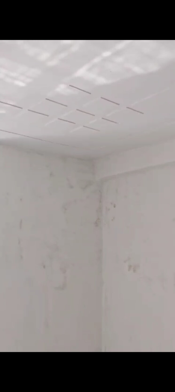 Room, new ashok nagar 3 Bedroom 80 Sq.Yd. Builder Floor In New Ashok Nagar Delhi 8385848