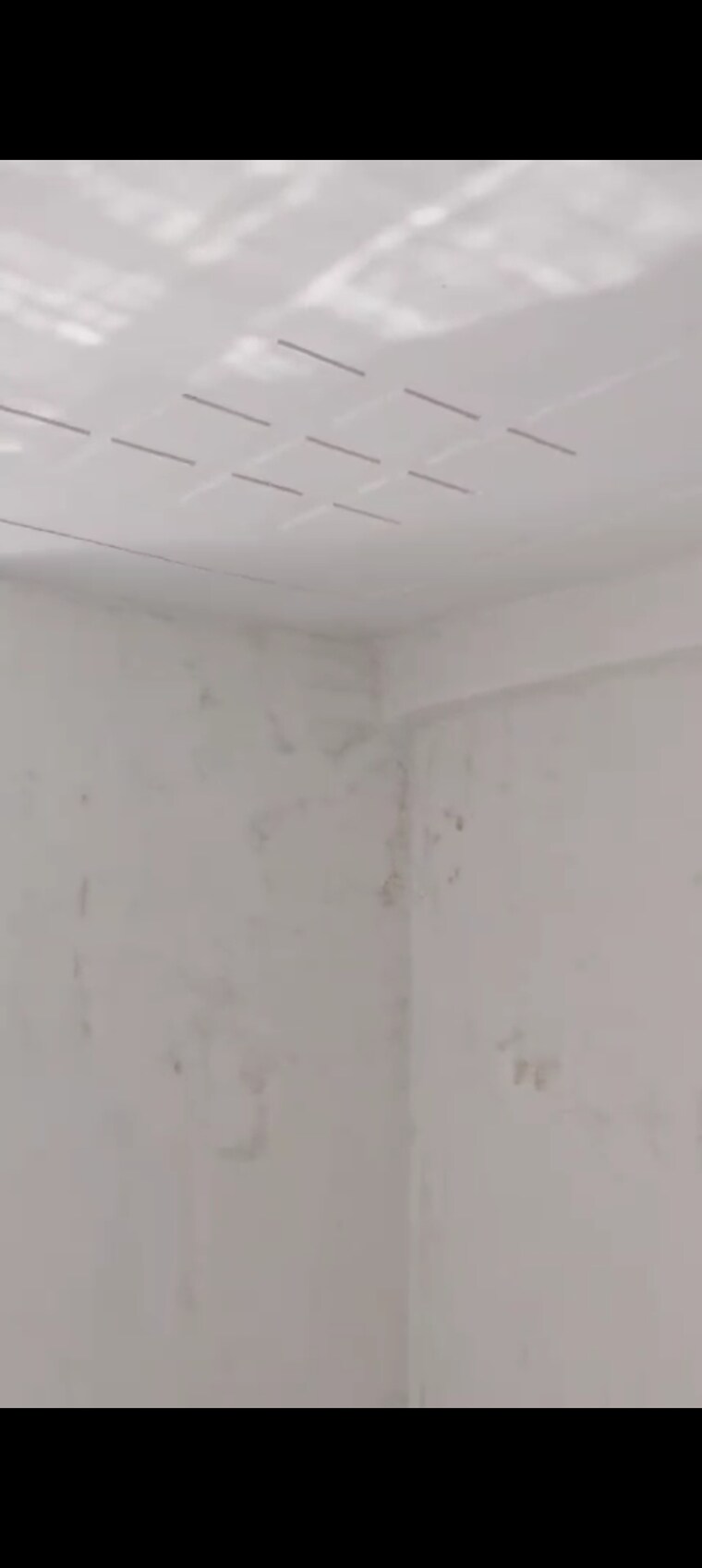 Room, new ashok nagar 3 Bedroom 80 Sq.Yd. Builder Floor In New Ashok Nagar Delhi 8385848